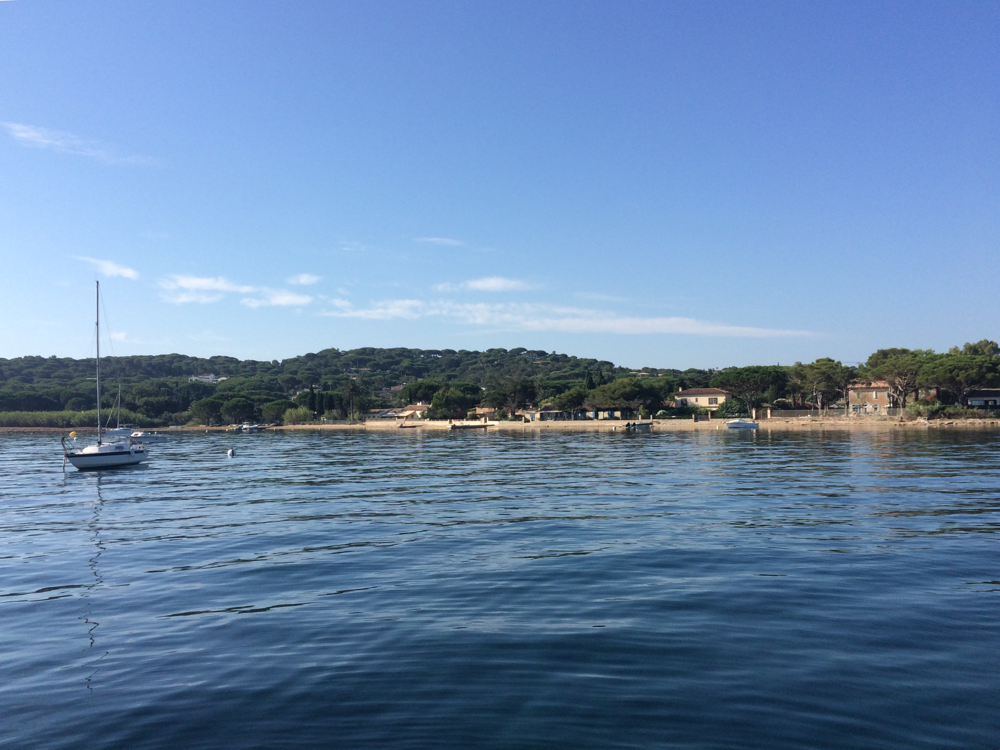 Morgens in der Ankerbucht vor Saint Tropez ...