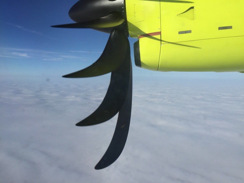 Mit einer Dornier 328 von Skywork über den Wolken