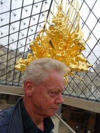 Louvre, bij de "Throne', van Kohei Nawa, 2018