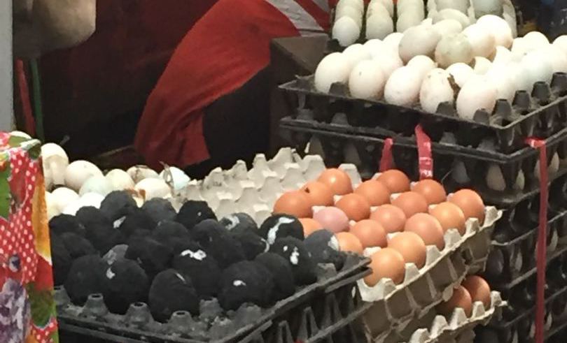 Nicht nur frische Eier, sondern auch solche, die in der Glut gegart wurden...