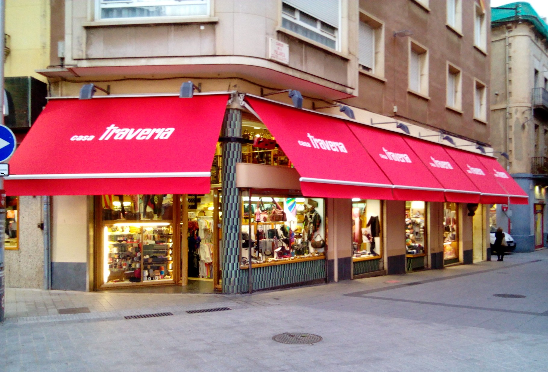 Toldos Articulados (Casa Traveria) Sabadell