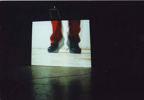 "Über Übungen an den Himmel heranzureichen", Video Installation, Grenoble, 2000