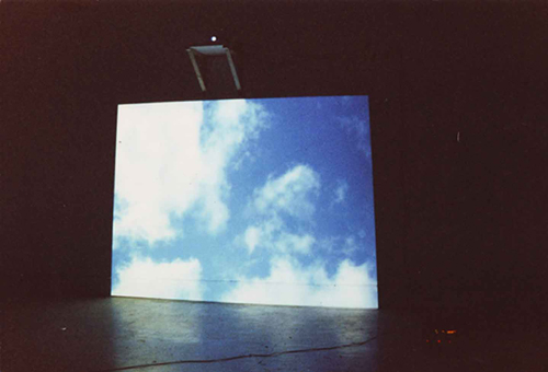 "Über Übungen an den Himmel heranzureichen", Video Installation, Grenoble, 2000