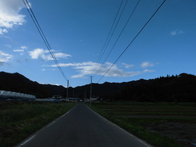 高畠町内から高安部落にはいります