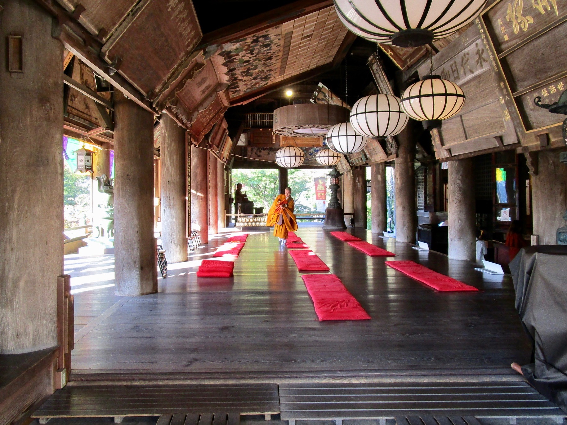 長谷寺の朝勤行 - 長谷寺ゲストハウス いったん 長谷寺の朝勤行 - 長谷寺ゲストハウス いったん