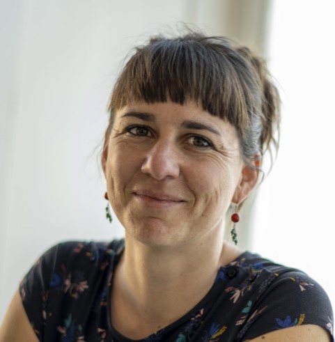 Isabel Handschin (): Dipl. APM (Akupunktmassage) Therapeutin, Zert. Bioresonanz Therapeutin