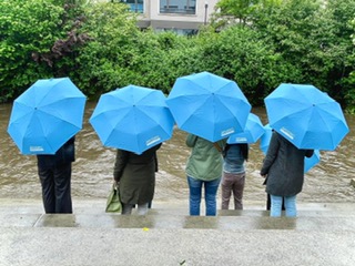Wir lassen Sie nicht im Regen stehen