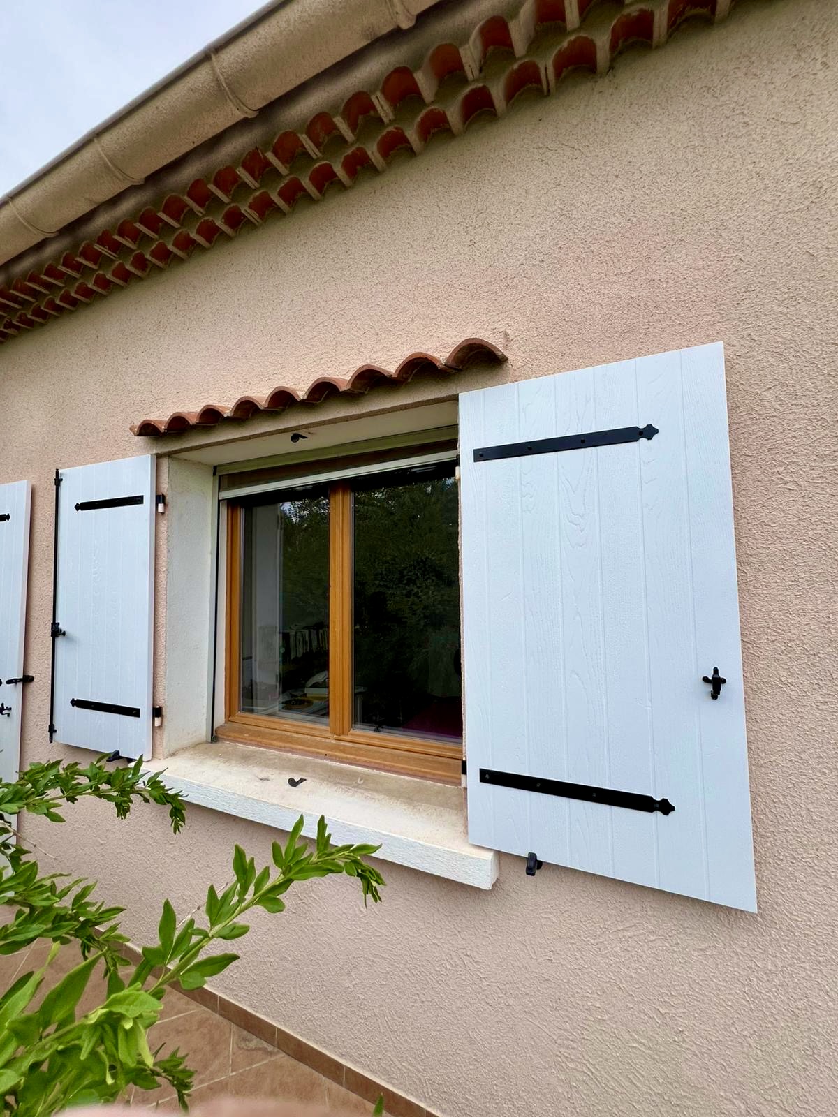 Volets Battants: en composite, Juillet 2025 sur mesure en rénovation de chez Altiva Pro Menuisier,  à La Seyne sur mer 