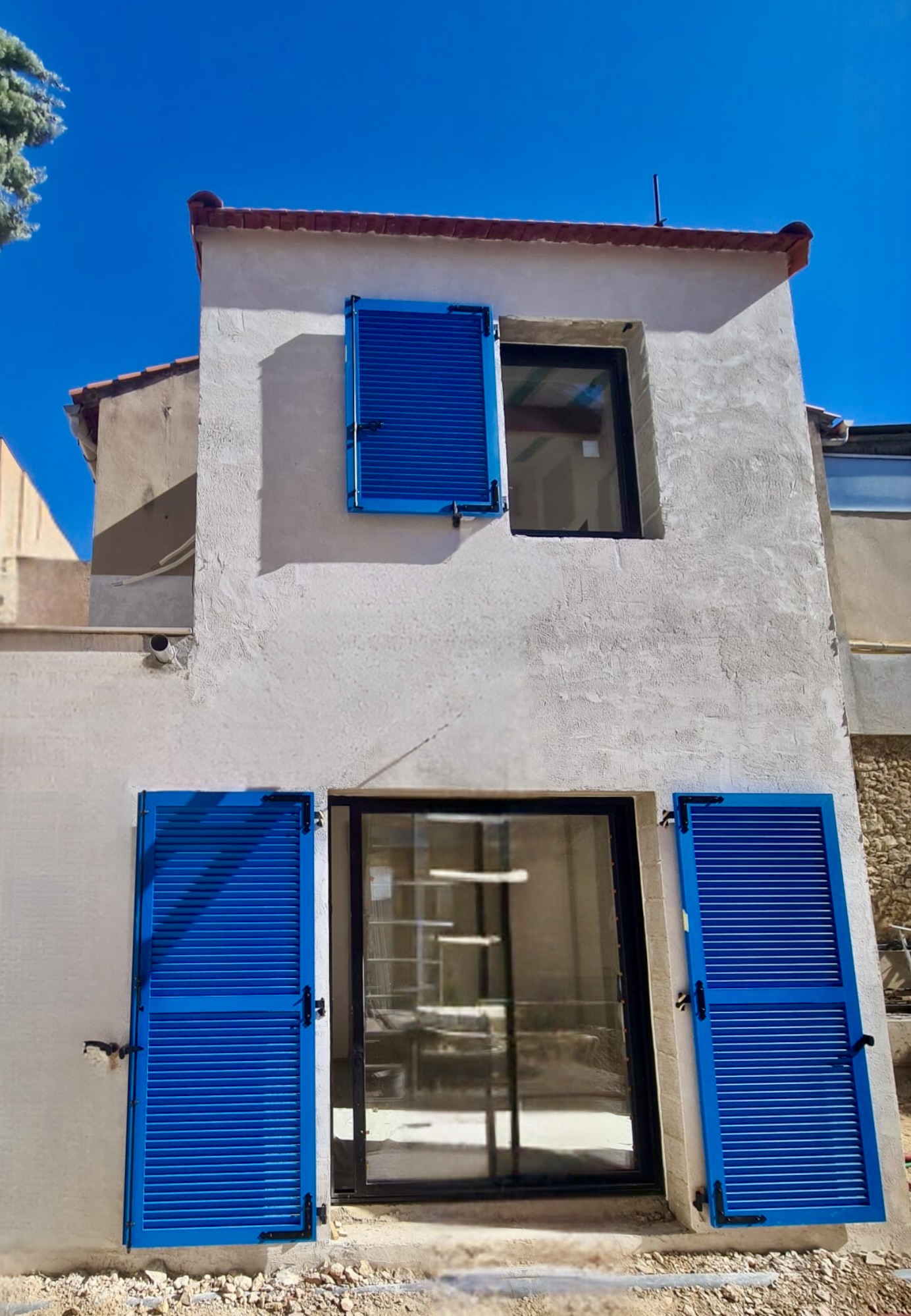 Volet battants : en aluminium Septembre 2024 sur mesure de chez Altiva Pro Menuisier à Marseille 13007