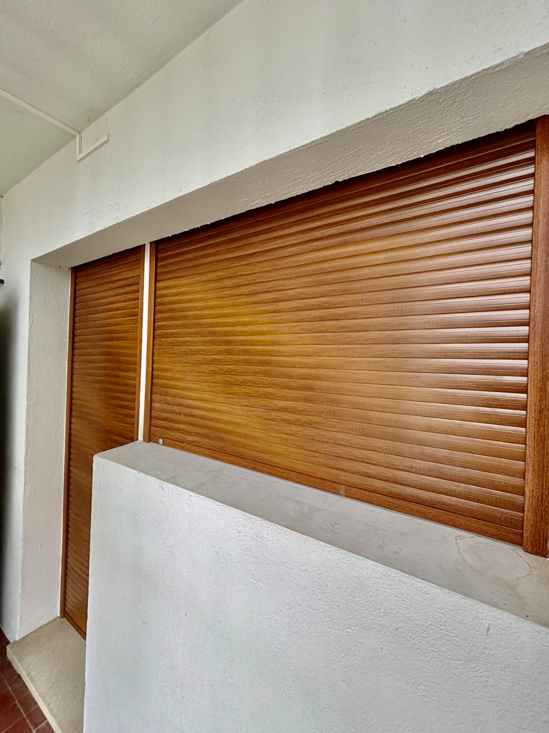 Pose des volets roulants traditionnels sur mesure en rénovation de chez Altiva Pro Menuisier à La Seyne Sur Mer
