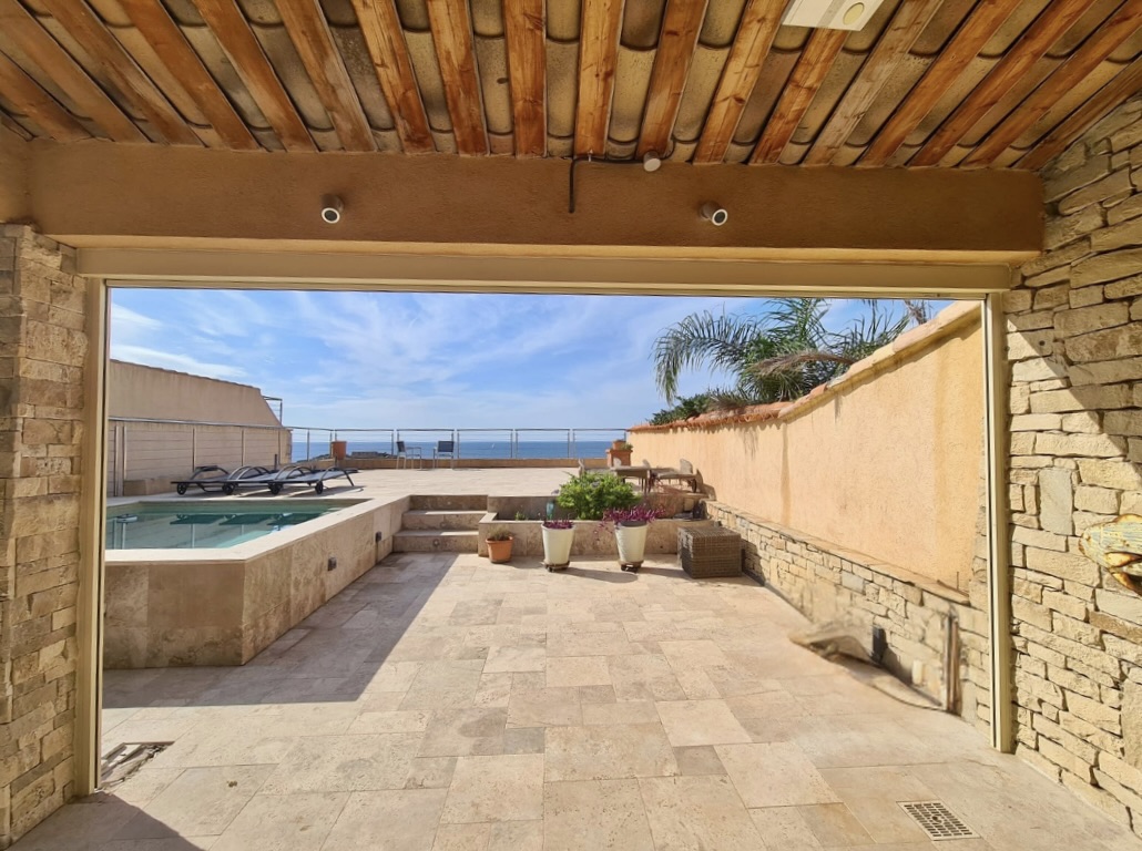 Store extérieur vertical zip: sur mesure de chez Altiva Pro Menuisier  2024 en rénovation Sanary-Sur-Mer 83110