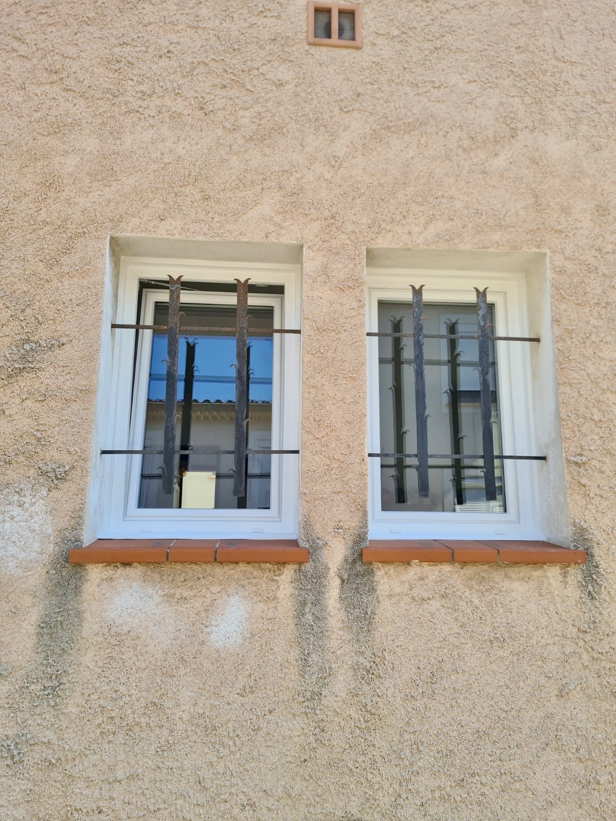 Fenêtres : en PVC 2025 sur mesure en rénovation de chez Altiva Pro Menuisier à Hyères