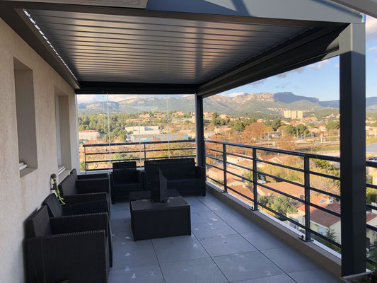 Pergolas bioclimatiques : sur mesure de chez Altiva Pro Menuisier  2023-2024 en rénovation Toulon 83000