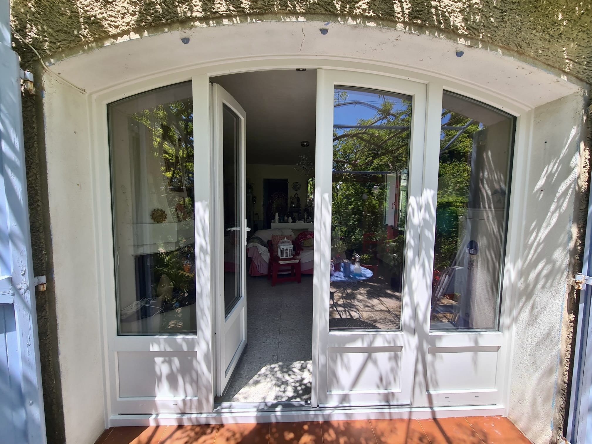 Fenêtres : en PVC 2024 sur mesure en rénovation de chez Altiva Pro Menuisier à Bandol 83150