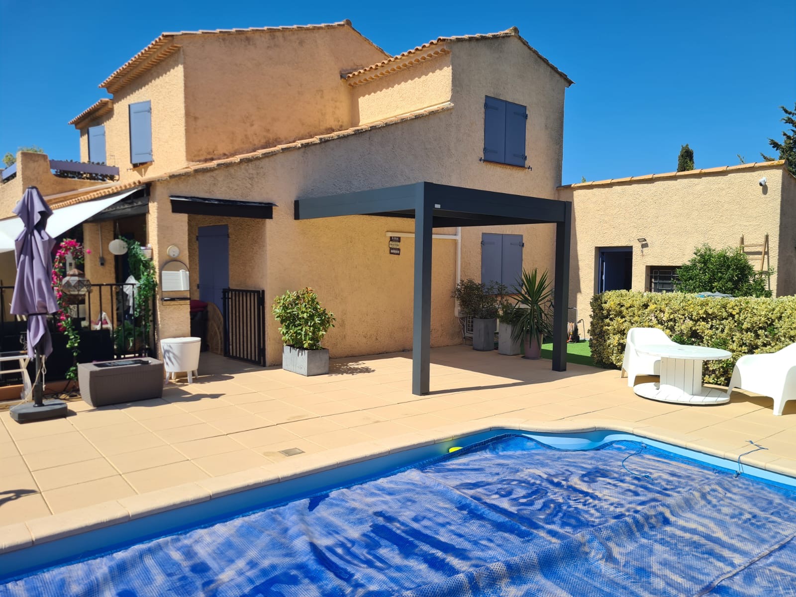 Carports/aluloges  sur mesure de chez Altiva Pro Menuisier  Septembre 2024 en rénovation à La Seyne Sur Mer 83500