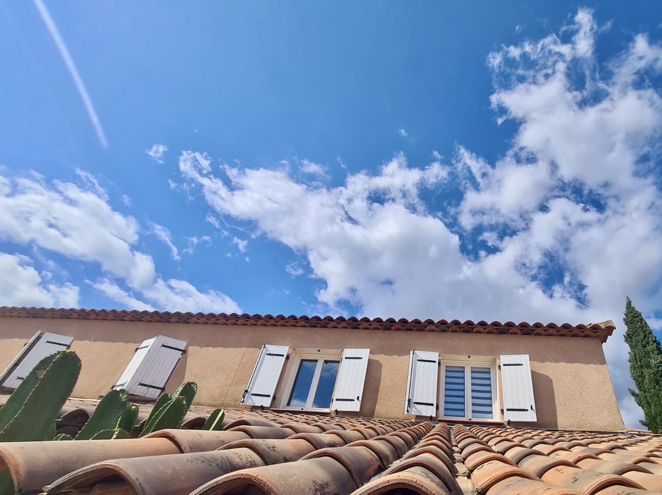 Volets Battants : en aluminium Mai 2025 sur mesure en rénovation de chez Altiva Pro Menuisier à Toulon 83000
