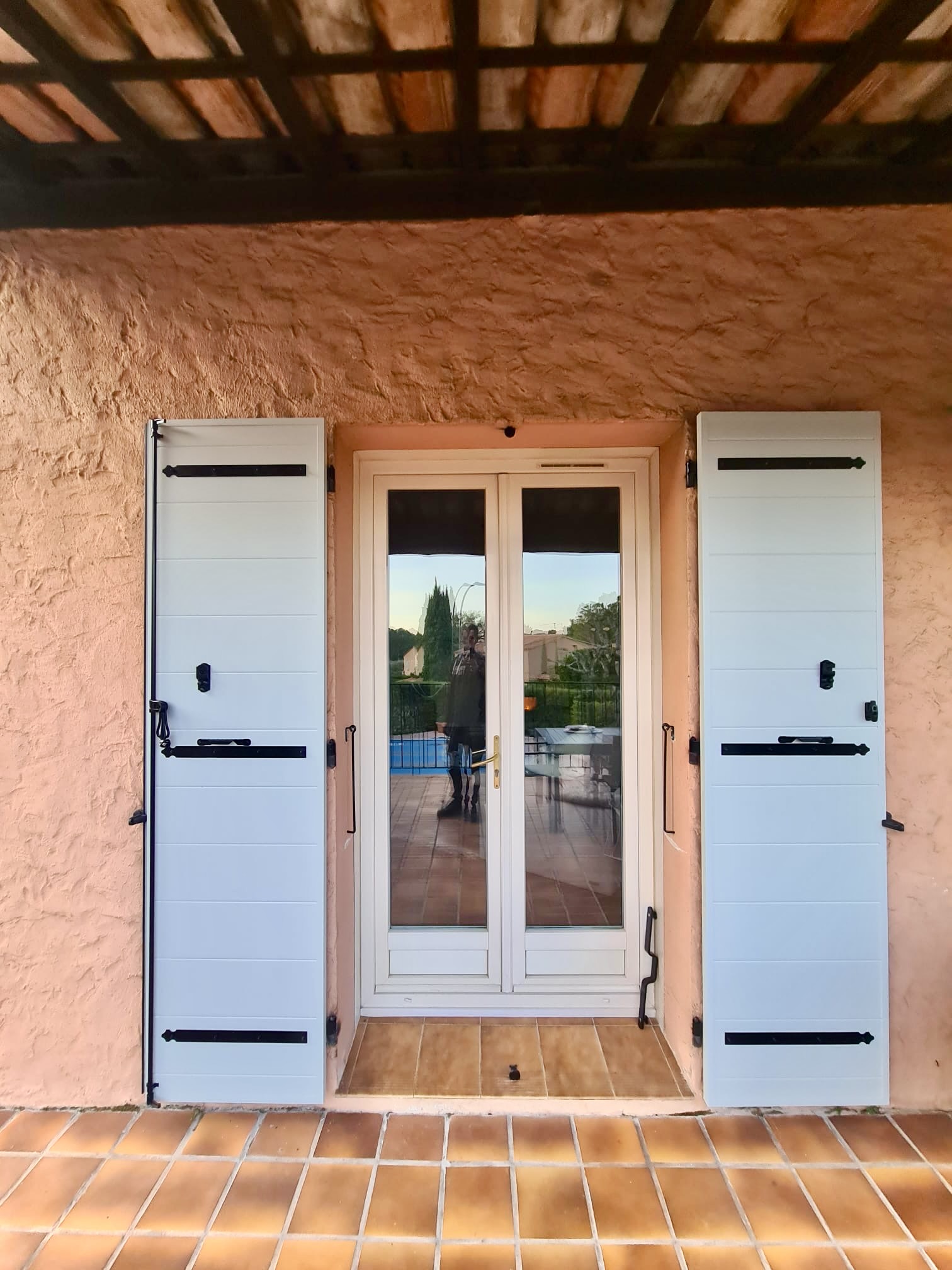 Volets Battants : en aluminium 2024 sur mesure en rénovation de chez Altiva Pro Menuisier à la Garde 83130