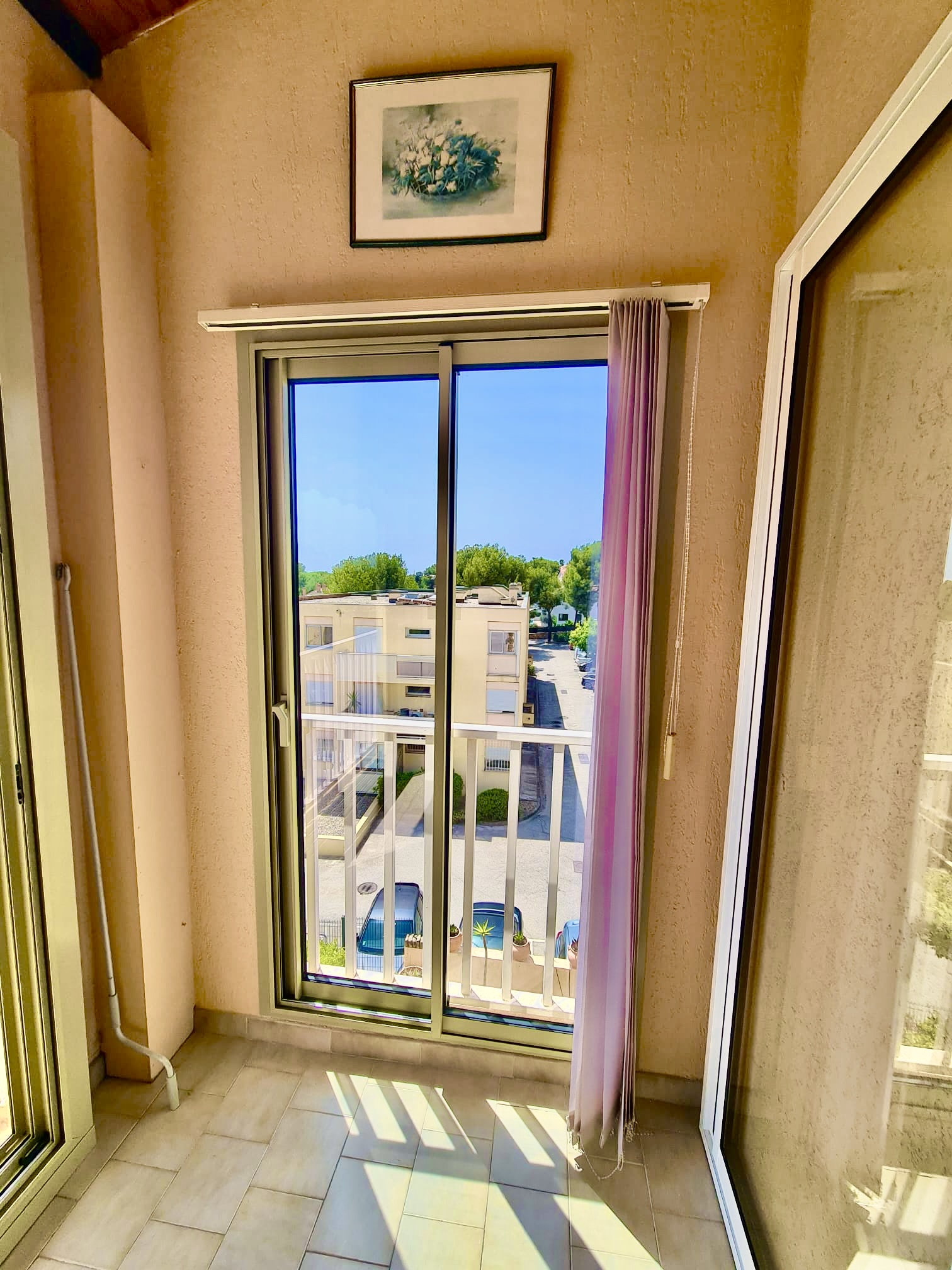 Baie vitrée coulissante : en aluminium Juin 2024 sur mesure de chez Altiva Pro Menuisier à Bandol 83150