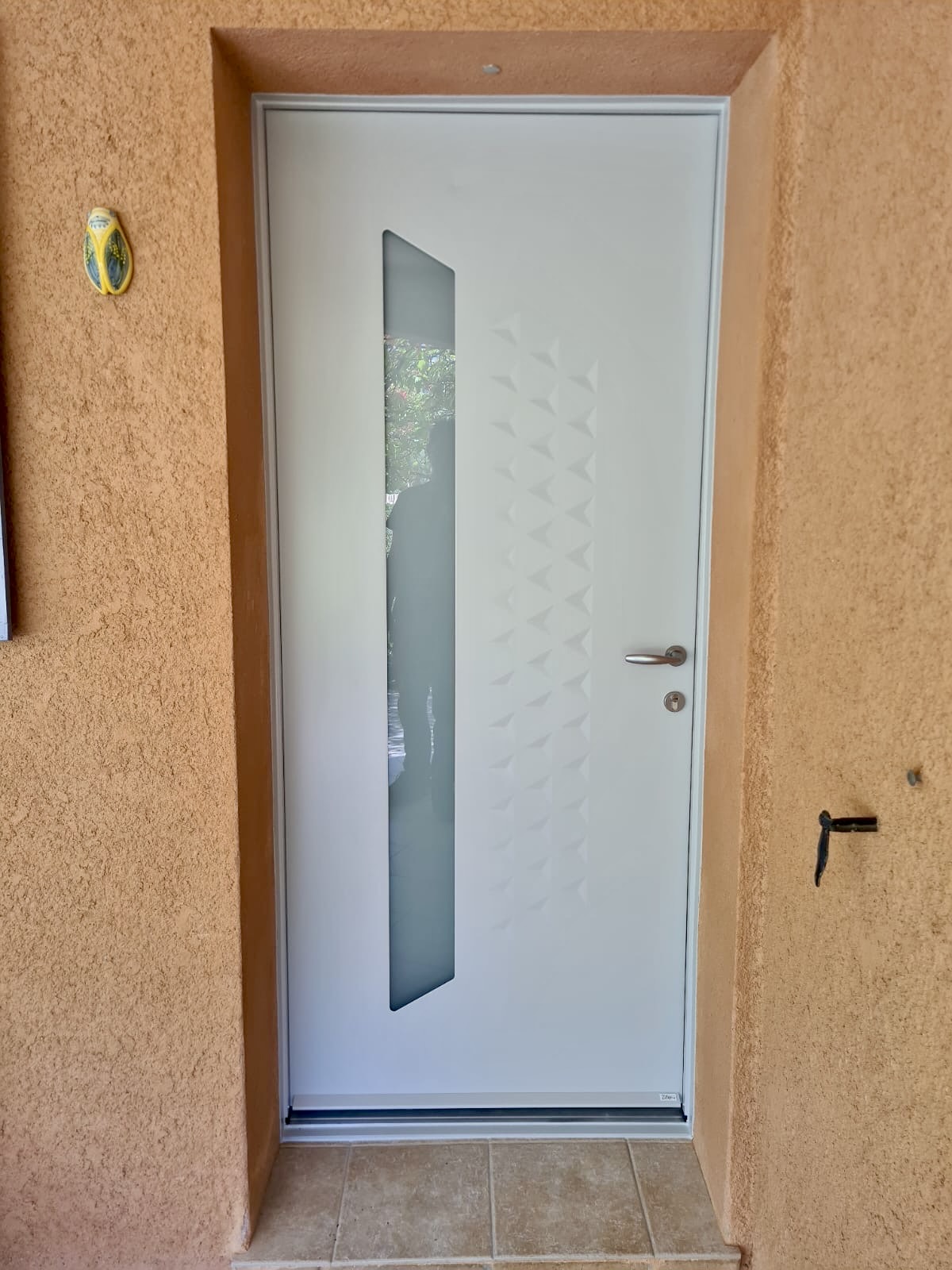 Porte d'entrée NINJA en acier, Septembre 2025 sur mesure en rénovation à Toulon 83000