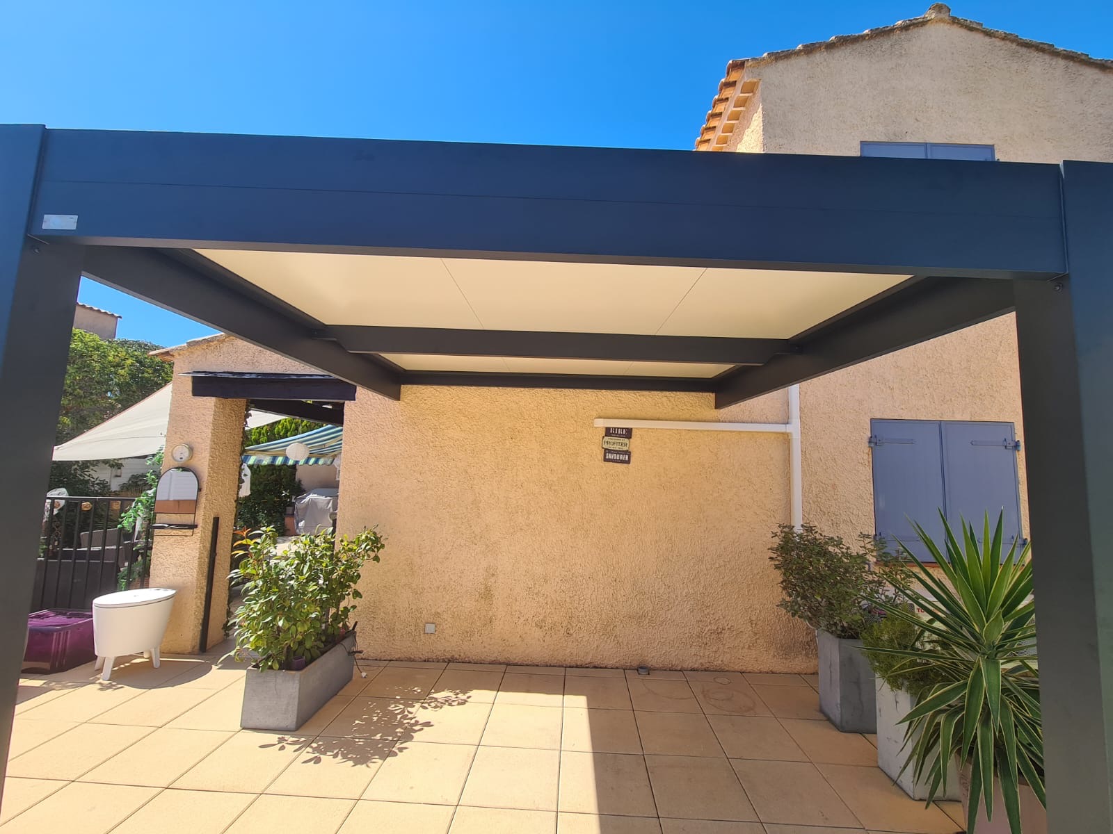 Carports/aluloges  sur mesure de chez Altiva Pro Menuisier  Septembre 2024 en rénovation à La Seyne Sur Mer 83500