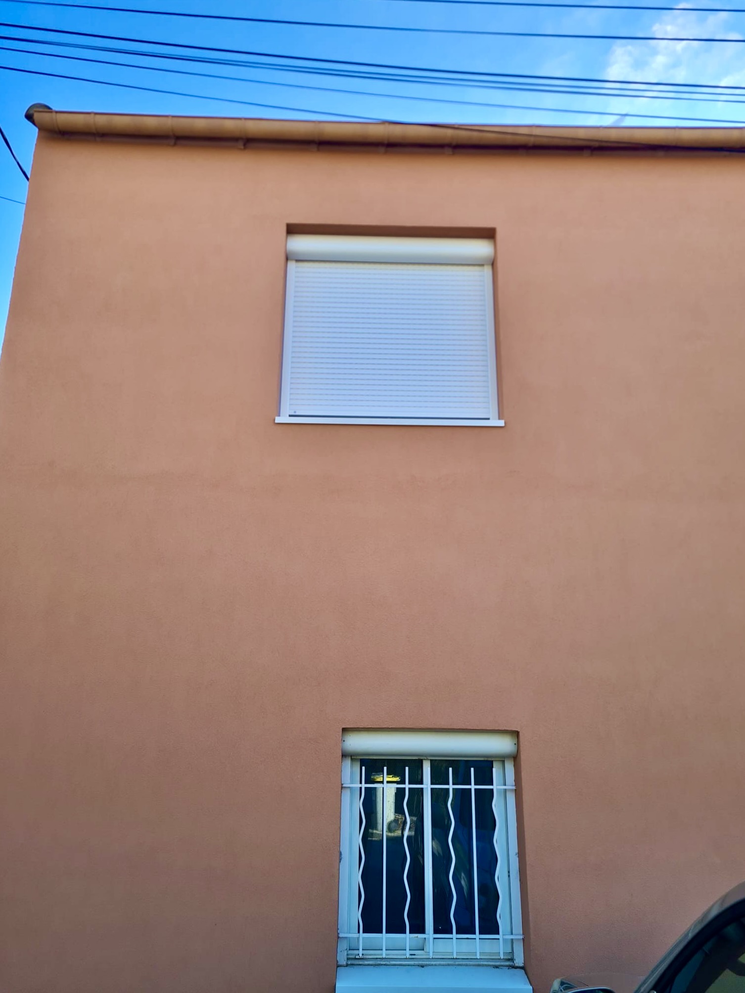 Pose d'un volet roulant de Altiva Pro Menuisier à La Seyne sur Mer