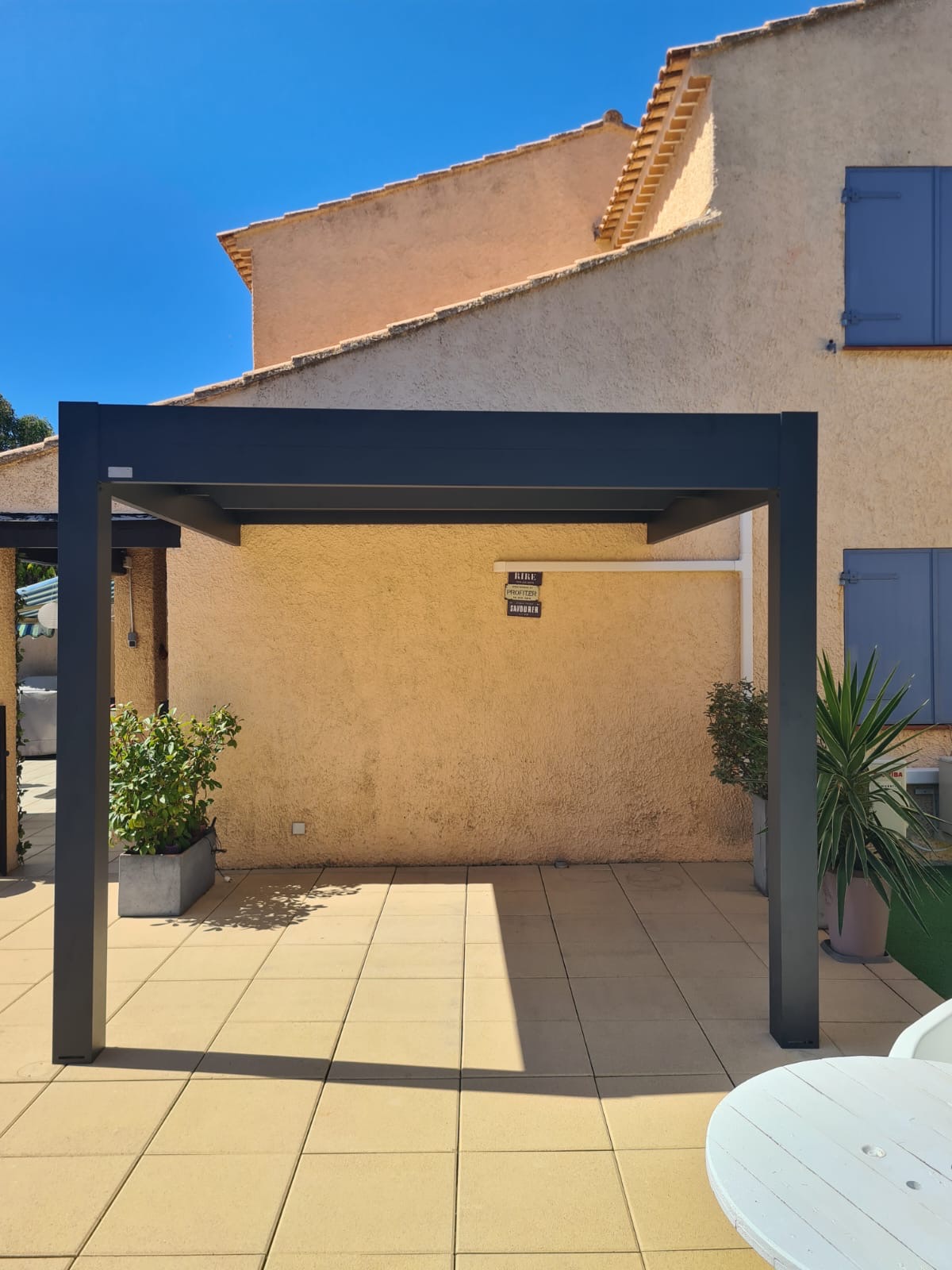 Carports/aluloges  sur mesure de chez Altiva Pro Menuisier  Septembre 2024 en rénovation à La Seyne Sur Mer 83500