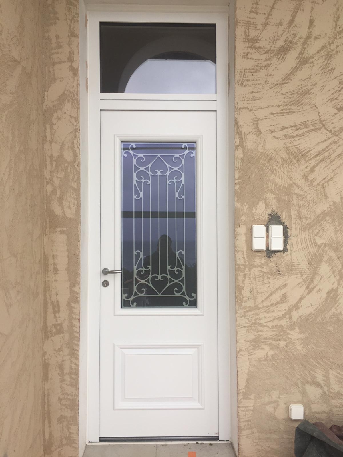 Porte d’entrée : Sur mesure de chez Altiva Pro Menuisier  2023-2024 en rénovation La Seyne Sur Mer 83500