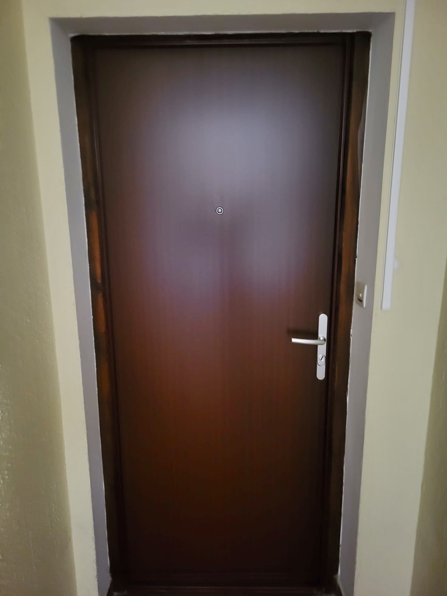 Porte d'entrée en Acier 2024 sur mesure en rénovation au Pradet 83200