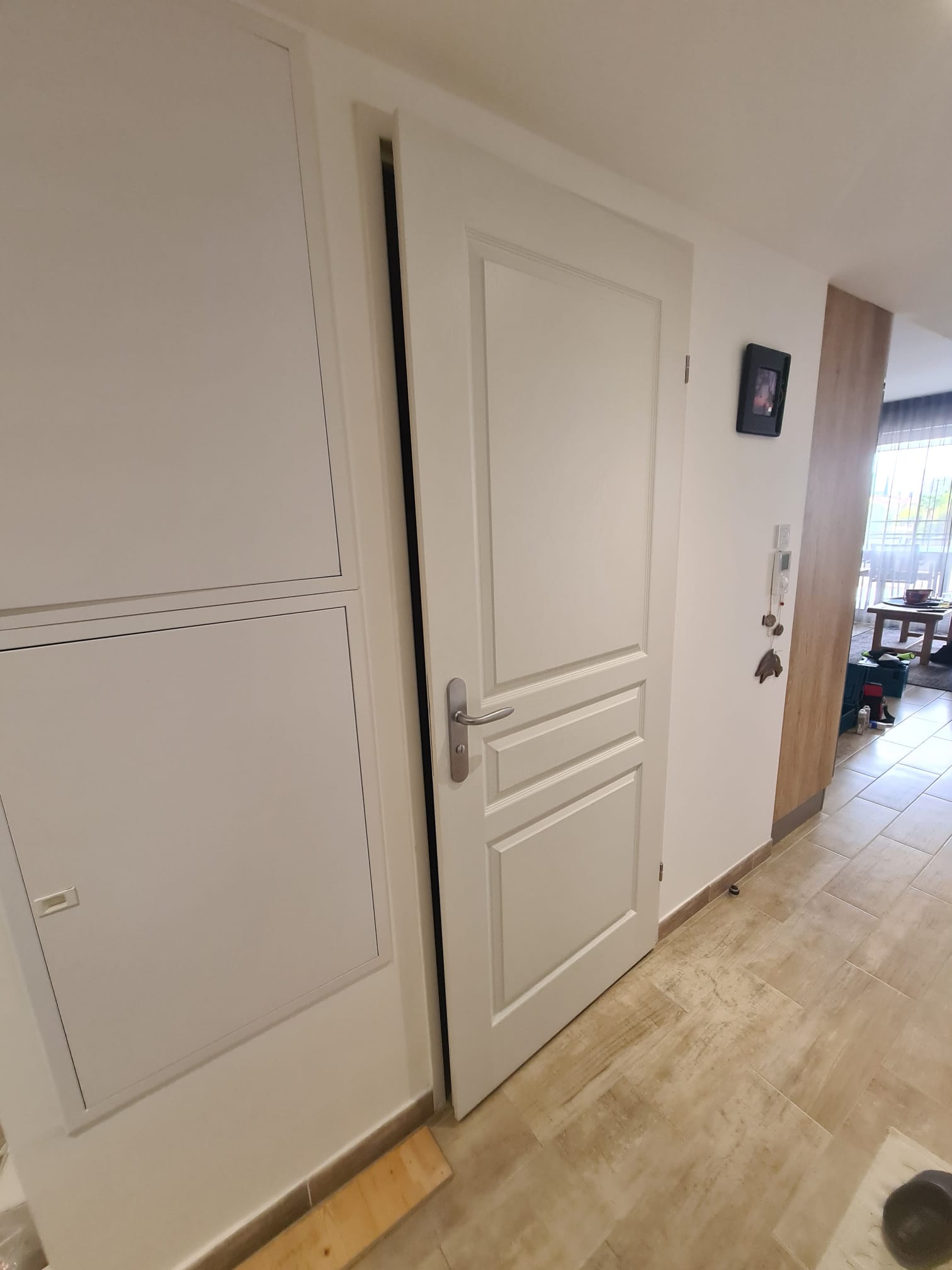 Porte d’intérieur: Sur mesure de chez Altiva Pro Menuisier  2023-2024 en rénovation Six-Fours-Les-Plages 83140