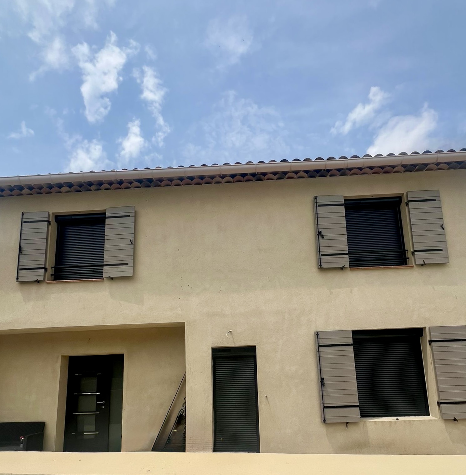 Volets Roulants: Solaire , Juin 2025 sur mesure en rénovation de chez Altiva Pro Menuisier Meyrargues 13650