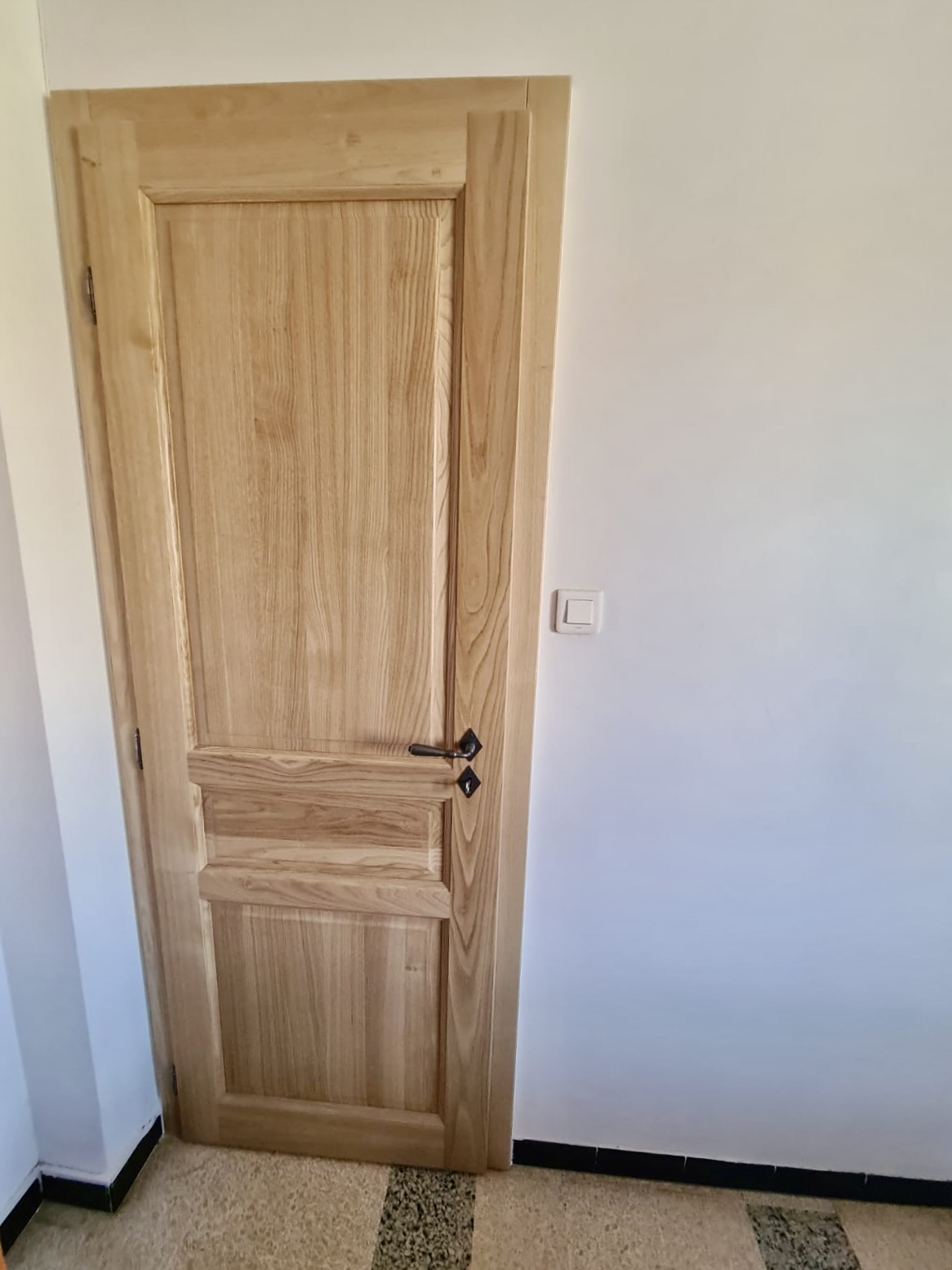 Porte d’intérieur : Sur mesure de chez Altiva Pro Menuisier à Sanary-Sur-Mer  2025 