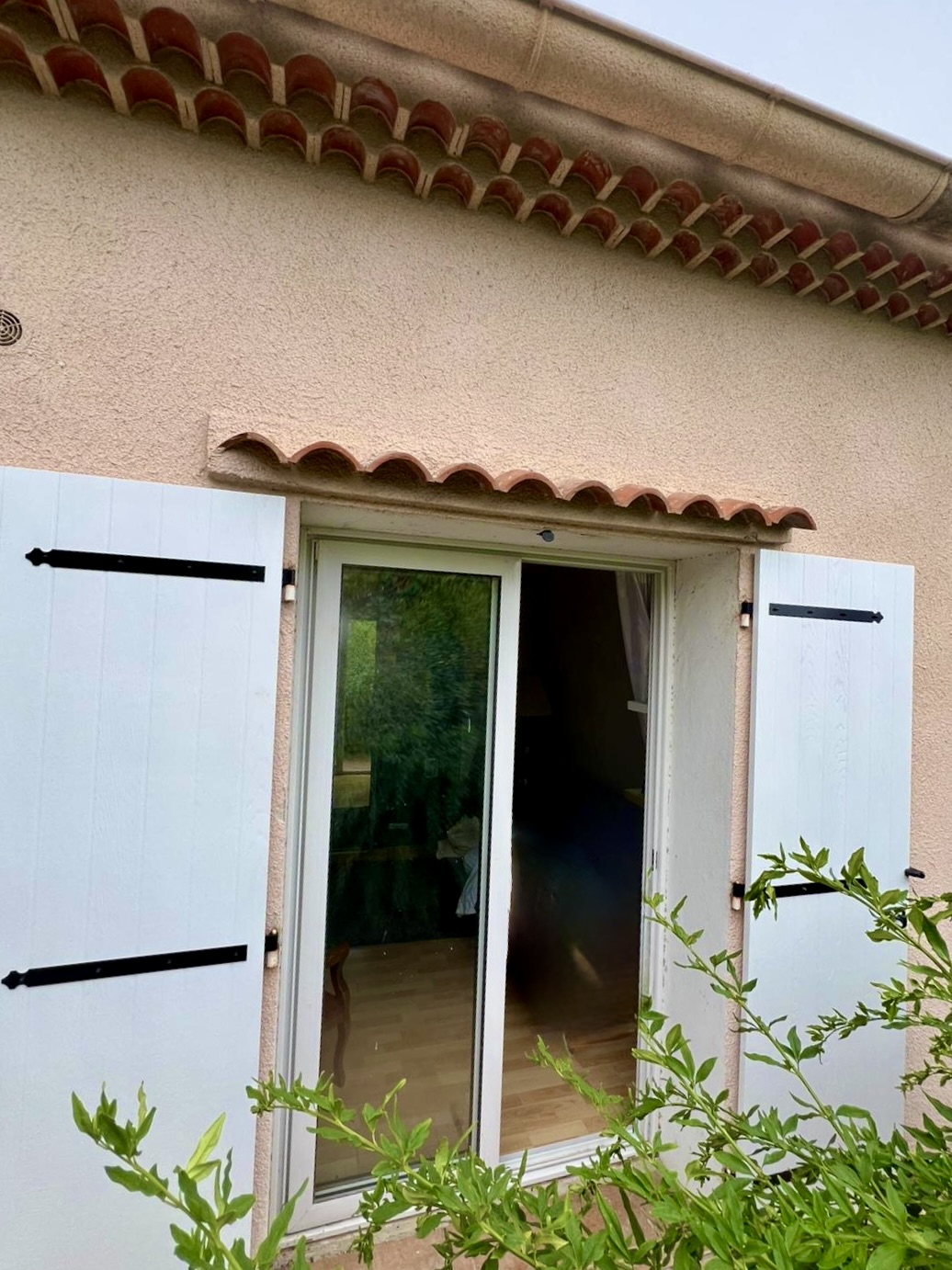 Volets Battants: en composite, Juillet 2025 sur mesure en rénovation de chez Altiva Pro Menuisier,  à La Seyne sur mer 