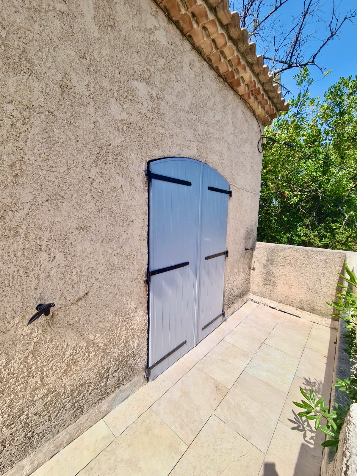 Volets Battants : en aluminium 2025 sur mesure en rénovation de chez Altiva Pro Menuisier à La Seyne Sur Mer 83500