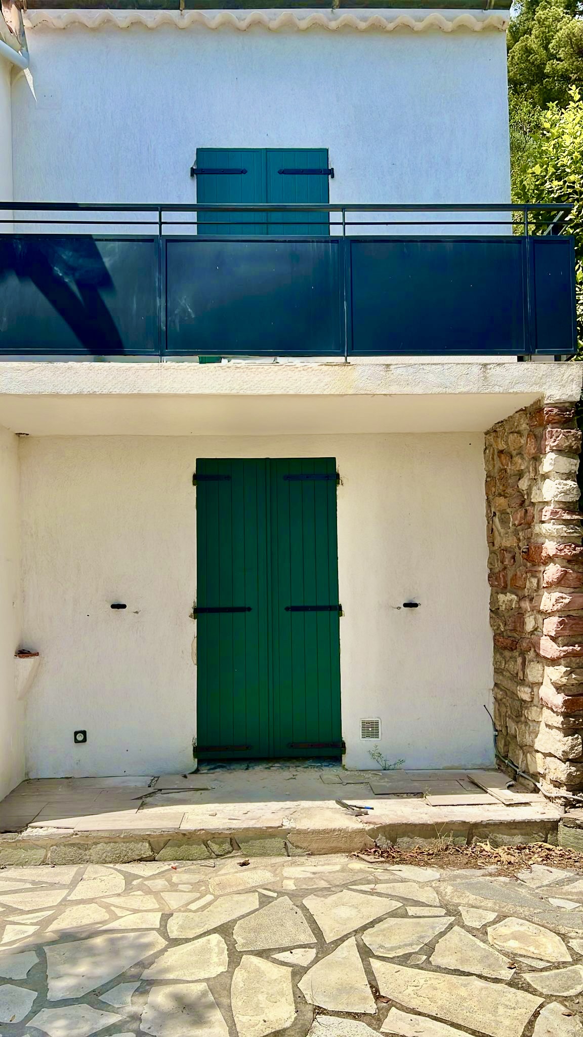 Volets Battants : en aluminium 2025 sur mesure en rénovation de chez Altiva Pro Menuisier à Toulon 83000