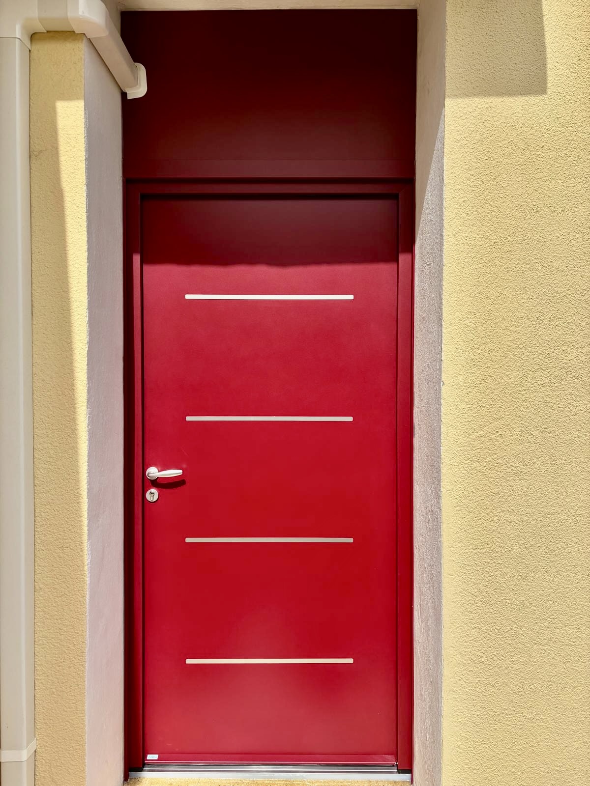 Porte d'entrée en Acier SAORI 2025 sur mesure en rénovation à La Ciotat 