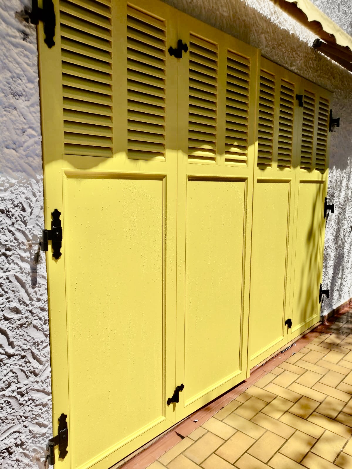 Volets Battants : en aluminium 2024 sur mesure en rénovation de chez Altiva Pro Menuisier à Bandol 83150