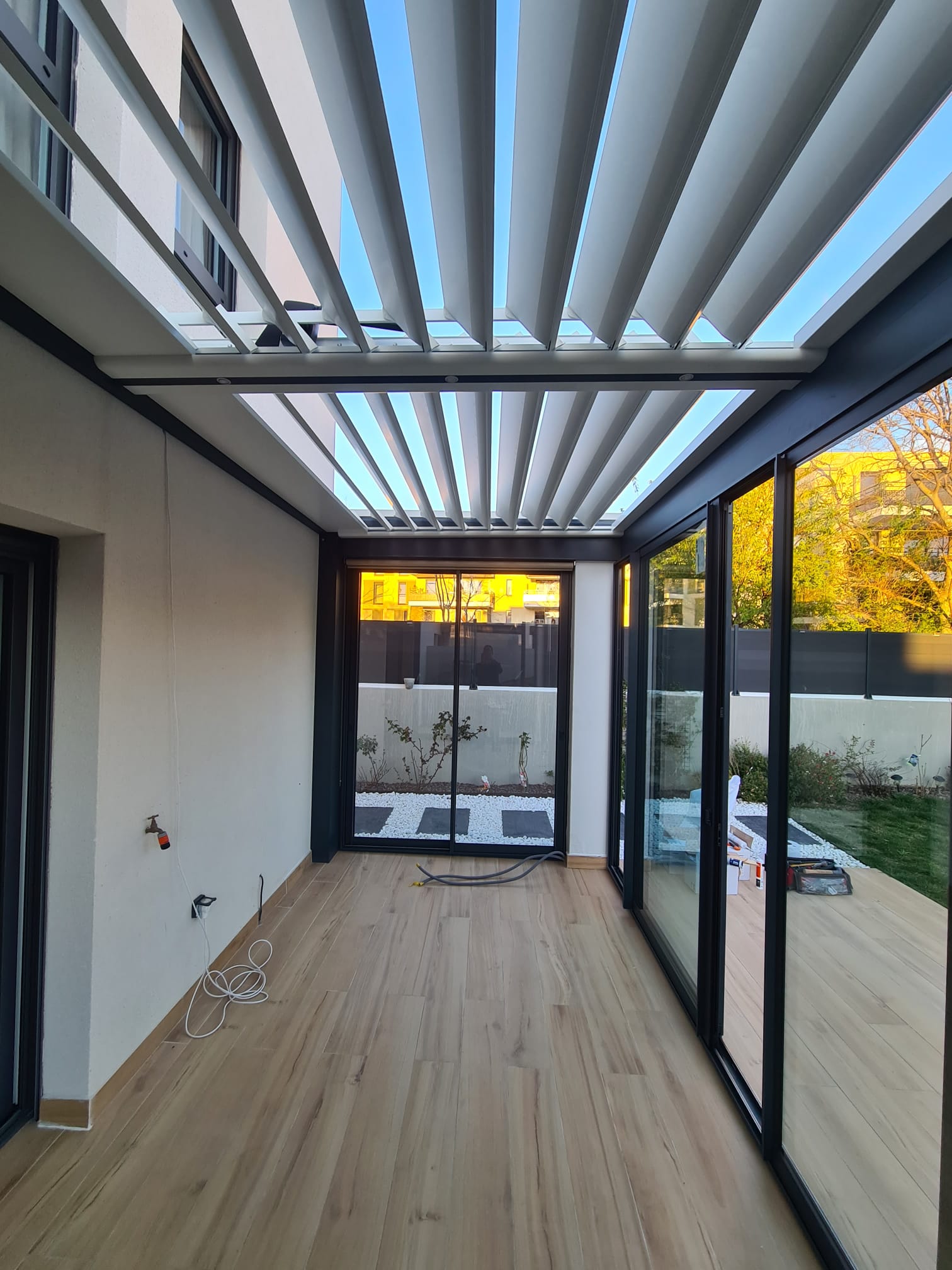 Pergolas bioclimatiques : sur mesure  en rénovation Bandol 83150