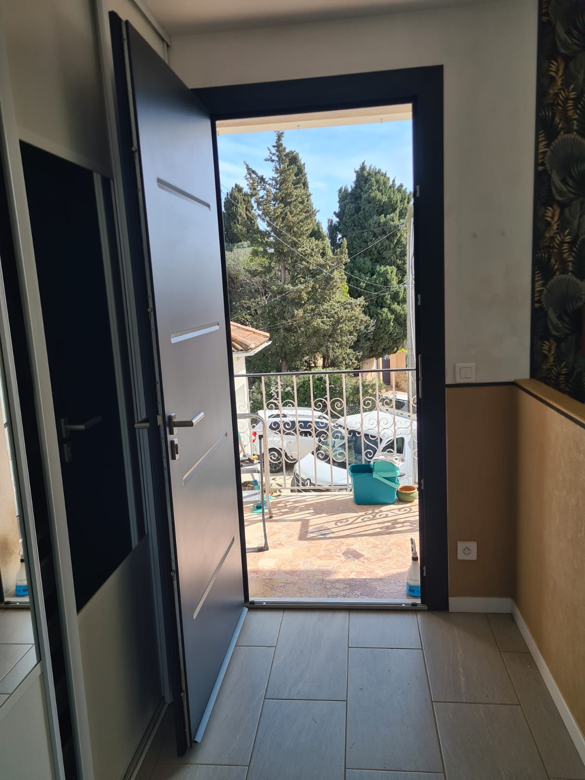 Porte d'entrée en Acier 2024 sur mesure en rénovation à la Seyne Sur Mer 