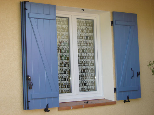 Volets Battants: en aluminium 2023-2024 sur mesure en rénovation de chez Altiva Pro Menuisier Sanary-Sur-Mer 83110