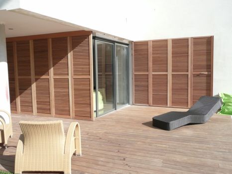 Volets Battants: en bois & PVC 2023-2024 sur mesure en rénovation de chez Altiva Pro Menuisier Le Pradet 83220