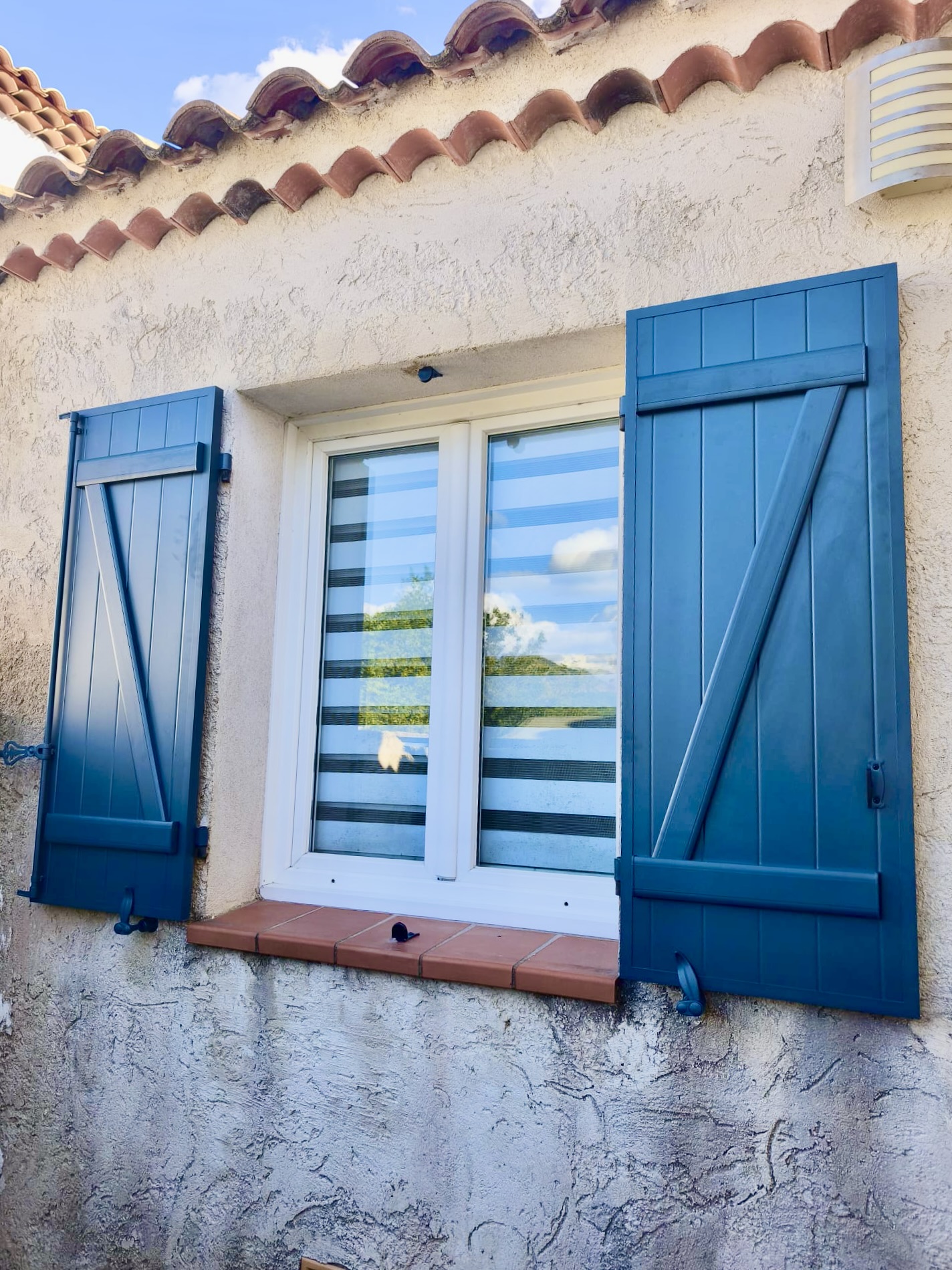 Volets Battants : en aluminium Mai 2026 sur mesure en rénovation de chez Altiva Pro Menuisier à La Crau 83260