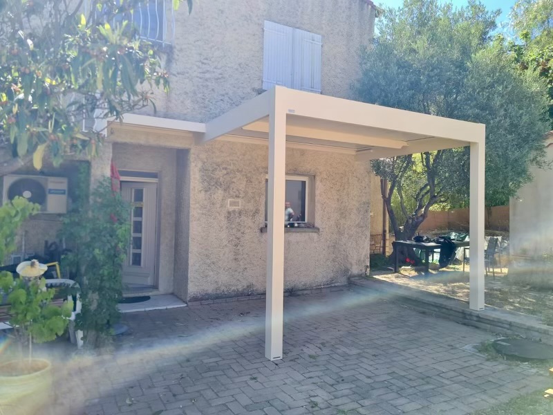 Carports/aluloges:  sur mesure de chez Altiva Pro Menuisier Mai 2024 en rénovation à Six-Fours-Les-Plages 83140 
