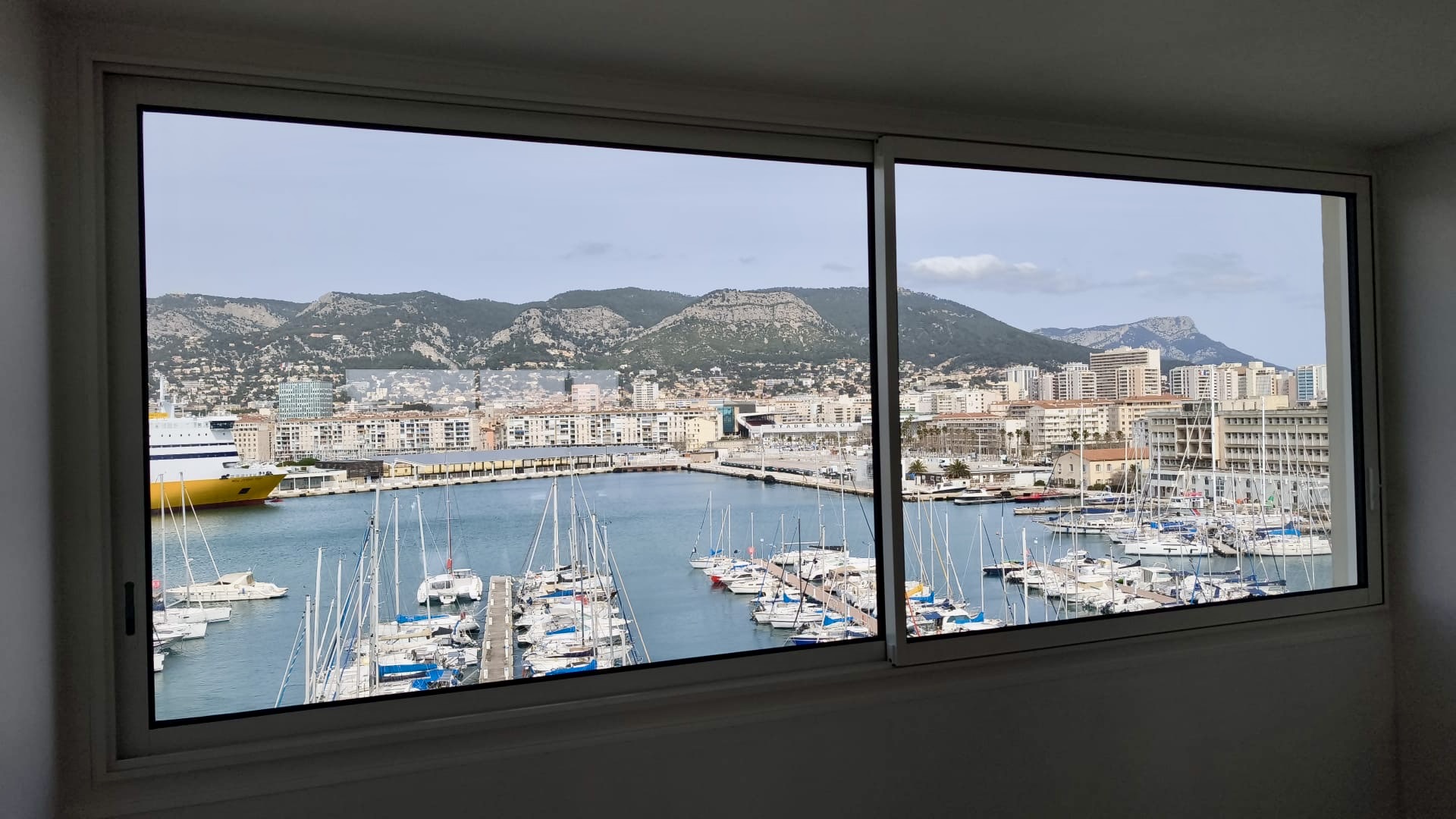 Baie vitrée coulissante : en aluminium Mars 2025 sur mesure de chez Altiva Pro Menuisier à Toulon 83000