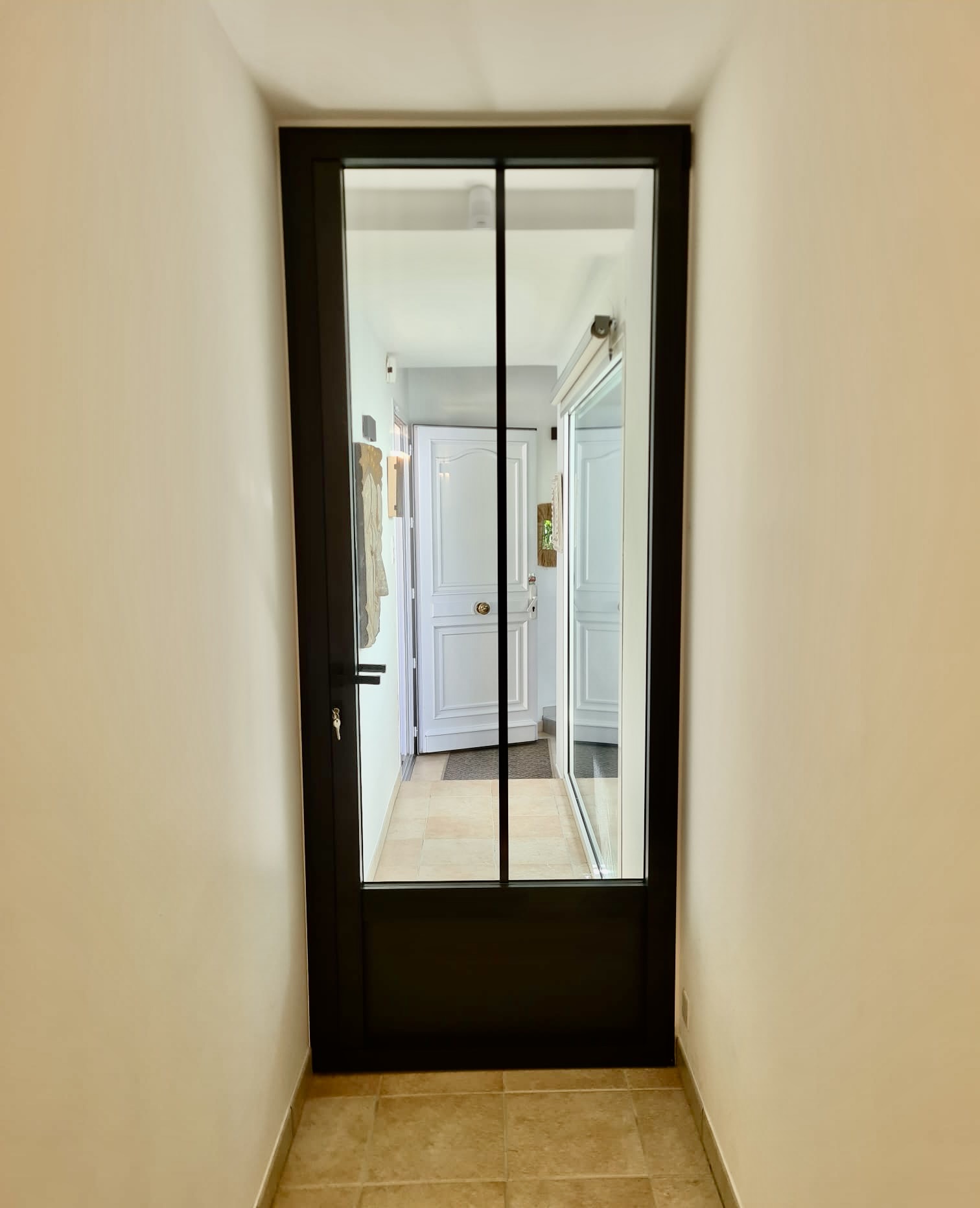 Porte d’entrée : Sur mesure de chez Altiva Pro Menuisier 2024  en rénovation Toulon