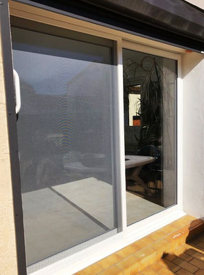 Moustiquaires coulissantes: sur mesure de chez Altiva Pro Menuisier  2023 en rénovation Bandol 83150