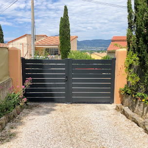Portails et clôtures :sur mesure de chez Altiva Pro Menuisier  2023-2024 en rénovation La Valette 83140
