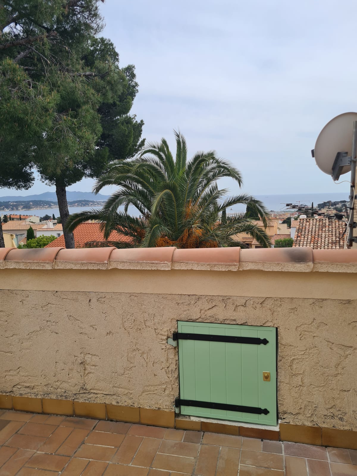 Volets Battants: en aluminium 2024 sur mesure en rénovation de chez Altiva Pro Menuisier Bandol 83150