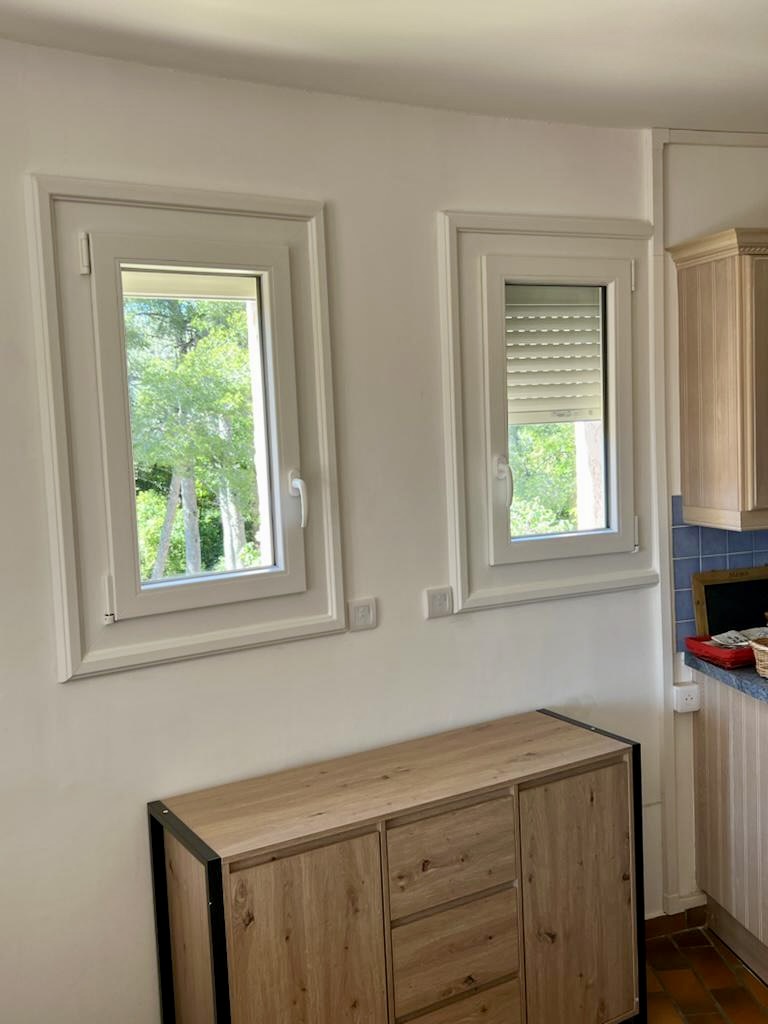 Fenêtres : en PVC 2024 sur mesure en rénovation de chez Altiva Pro Menuisier à Bandol 83150