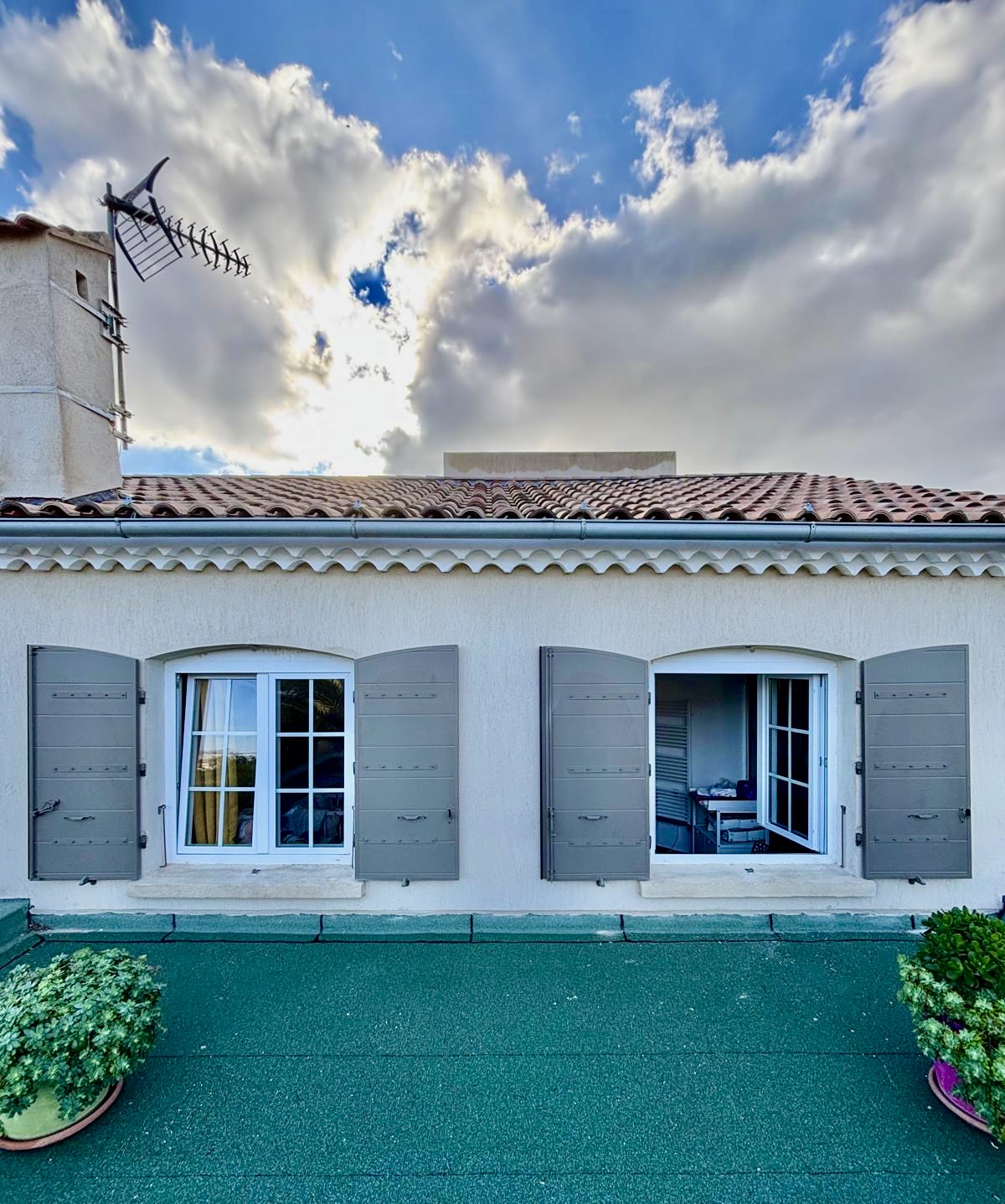 Volets Battants : en aluminium Novembre 20252025 sur mesure en rénovation de chez Altiva Pro Menuisier à La Seyne Sur Mer