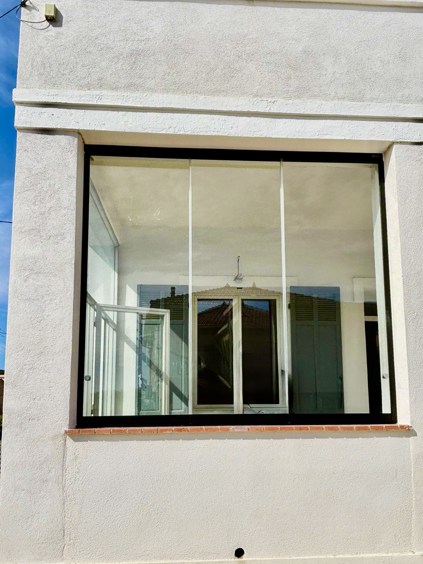Pose d'un ensemble composé sur mesure en rénovation de chez Altiva pro menuisier à Bandol